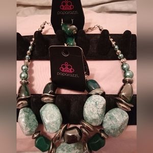 Paparazzi jewelry set necklace and bracelet
